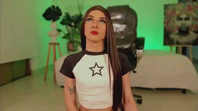 Taylor  foxxx online show from 11, 12, 2024