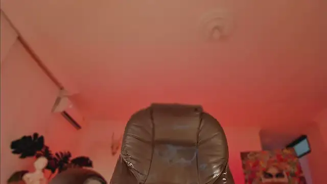 Taylor  foxxx online show from 14, 12, 2024