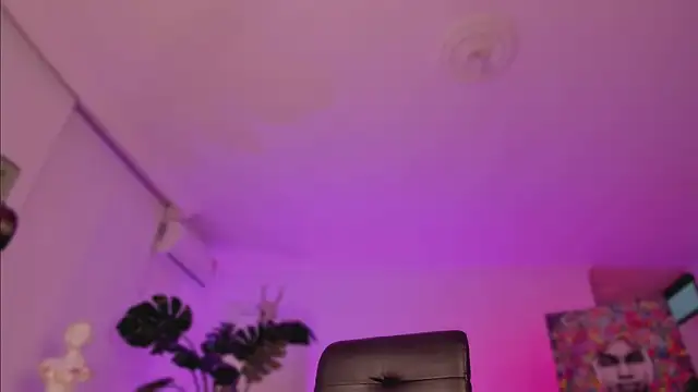 Taylor  foxxx online show from 10, 1, 2025