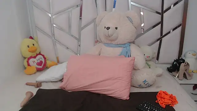 celestesouzalatin online show from 9, 10, 2025