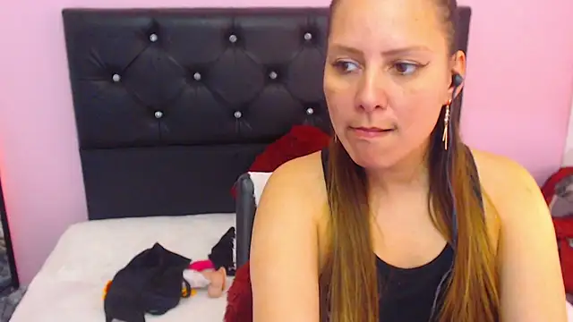 camila delarosa online show from 25, 2, 2025