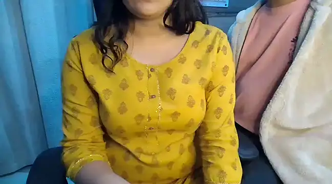 Snapshot of Trezza chatting on 7, 12, 2024 Trezza online show from 7, 12, 2024