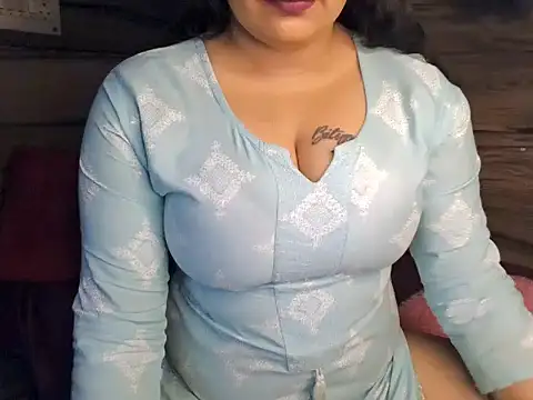 Snapshot of Trezza chatting on 27, 9, 2025 Trezza online show from 27, 9, 2025