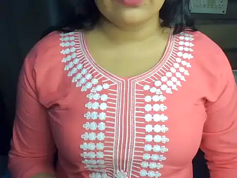 Snapshot of Trezza chatting on 21, 10, 2025 Trezza online show from 21, 10, 2025