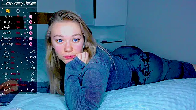 Snapshot of kitti_kaattt chatting on 14, 12, 2024 kitti kaattt online show from 14, 12, 2024