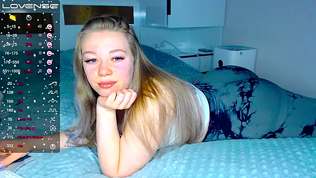 Snapshot of kitti_kaattt chatting on 12, 3, 2025 kitti kaattt online show from 12, 3, 2025