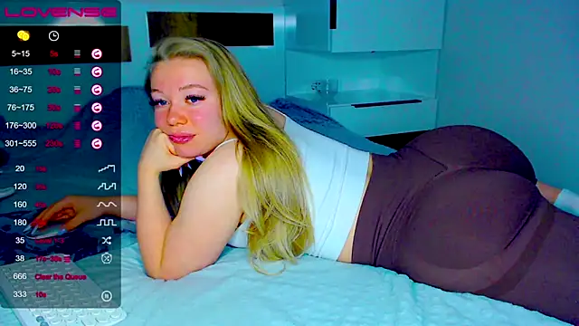 Snapshot of kitti_kaattt chatting on 26, 11, 2025 kitti kaattt online show from 26, 11, 2025