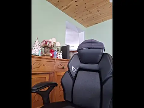 Mitchums online show from 4, 2, 2026