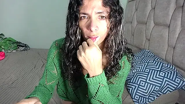 Nadia Monroe online show from 15, 12, 2024