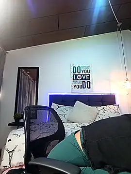 Dominik girl online show from 23, 4, 2026