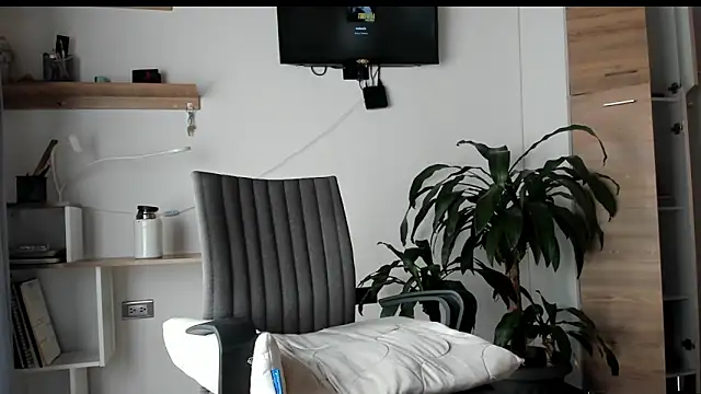 Snapshot of manucute_23_ chatting on 6, 5, 2026 manucute 23 online show from 6, 5, 2026