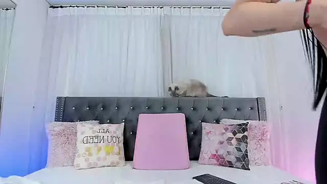 Snapshot of IsabellaJames chatting on 12, 3, 2025 IsabellaJames online show from 12, 3, 2025