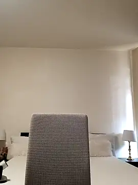 Snapshot of GiseleReine chatting on 11, 2, 2025 GiseleReine online show from 11, 2, 2025