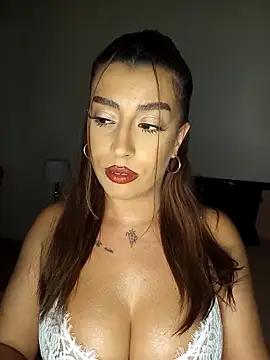 Snapshot of GiseleReine chatting on 9, 9, 2025 GiseleReine online show from 9, 9, 2025