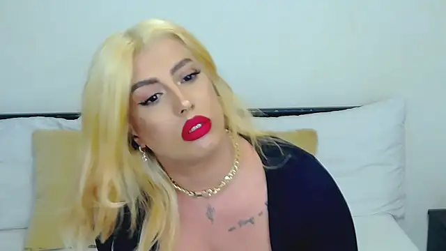 Snapshot of GiseleReine chatting on 10, 10, 2025 GiseleReine online show from 10, 10, 2025