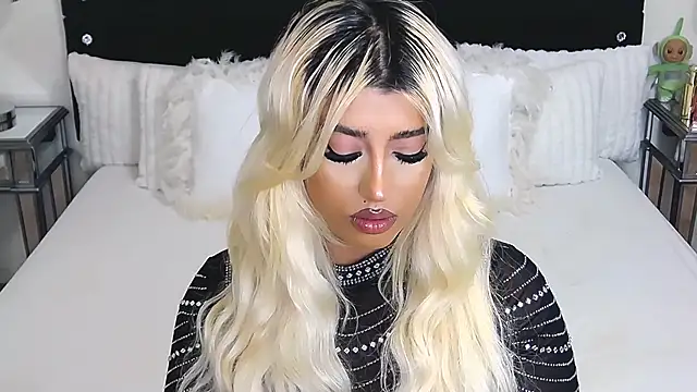 Snapshot of GiseleReine chatting on 28, 3, 2026 GiseleReine online show from 28, 3, 2026