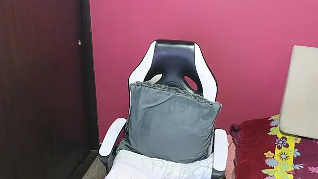 Kaily jonness online show from 25, 9, 2025