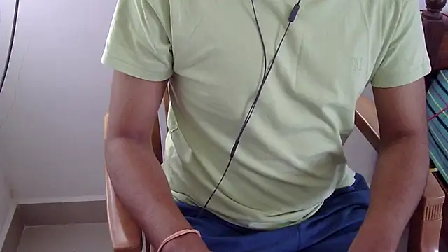 Snapshot of The_SHY_uncut chatting on 16, 2, 2025 The SHY uncut online show from 16, 2, 2025