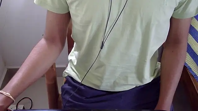 Snapshot of The_SHY_uncut chatting on 21, 9, 2025 The SHY uncut online show from 21, 9, 2025