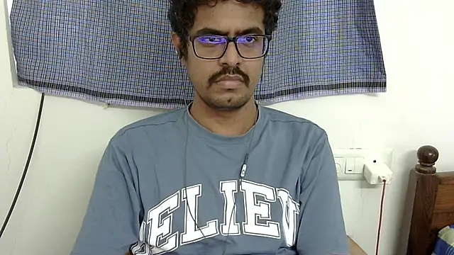 Snapshot of The_SHY_uncut chatting on 21, 10, 2025 The SHY uncut online show from 21, 10, 2025