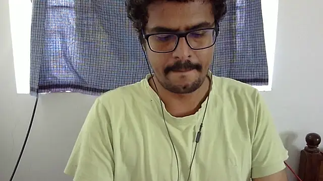 Snapshot of The_SHY_uncut chatting on 26, 10, 2025 The SHY uncut online show from 26, 10, 2025