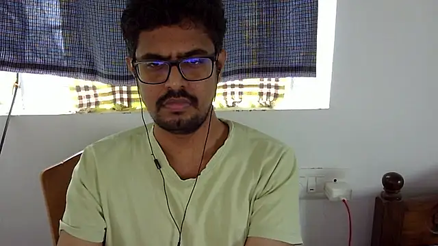 Snapshot of The_SHY_uncut chatting on 24, 11, 2025 The SHY uncut online show from 24, 11, 2025