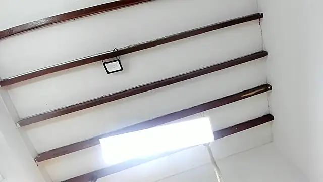 Oriana Guzman online show from 10, 2, 2025