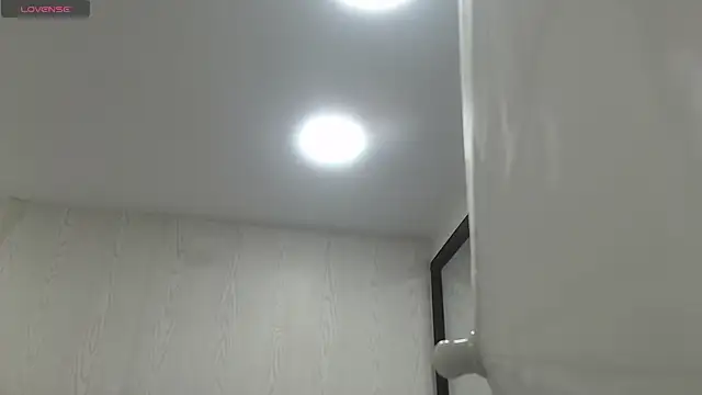 Oriana Guzman online show from 28, 2, 2025