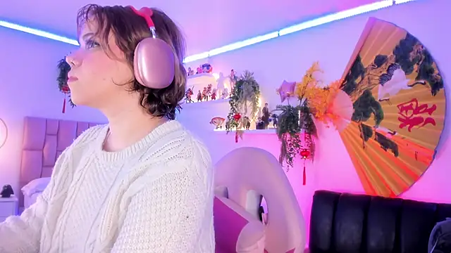 albaismynameX online show from 4, 3, 2025