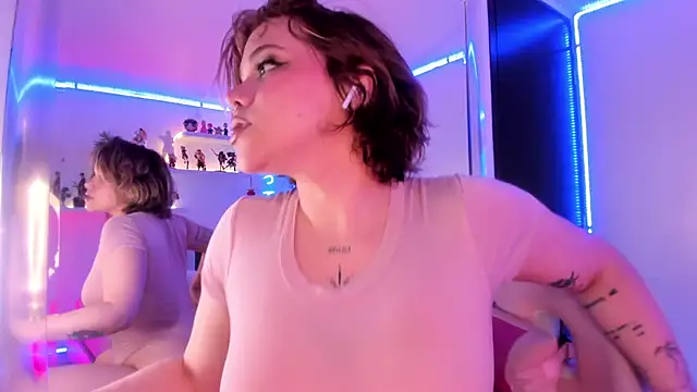 albaismynameX online show from 4, 3, 2025