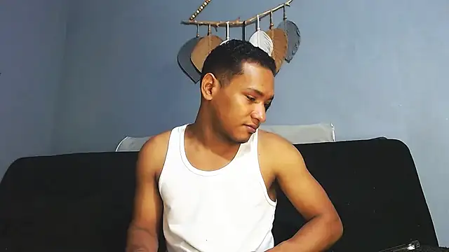 Snapshot of Grandeygruesa1 chatting on 1, 5, 2026 Grandeygruesa1 online show from 1, 5, 2026