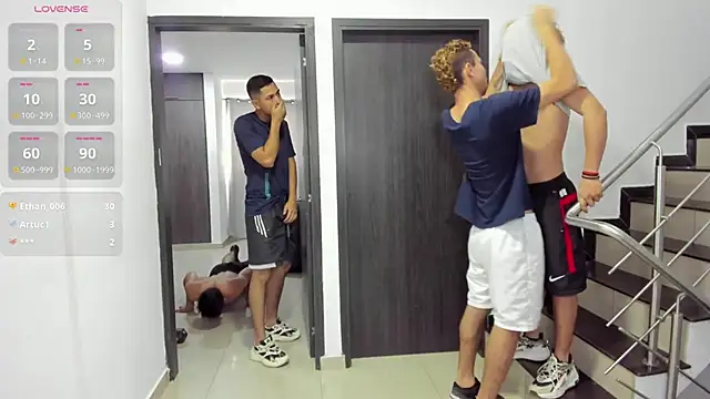 Snapshot of badguyss_bisex chatting on 11, 3, 2025 badguyss bisex online show from 11, 3, 2025