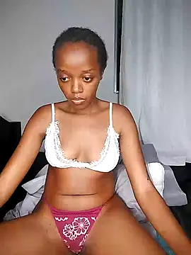 Bella kiki online show from 5, 1, 2025