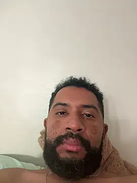 Snapshot of MiddlingAffluent chatting on 5, 4, 2026 MiddlingAffluent online show from 5, 4, 2026