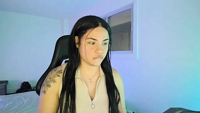 MelSaunders online show from 7, 2, 2025