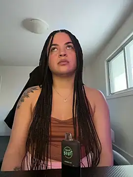 MelSaunders online show from 4, 3, 2025