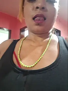 Snapshot of gatadeojosclaros chatting on 3, 2, 2025 gatadeojosclaros online show from 3, 2, 2025