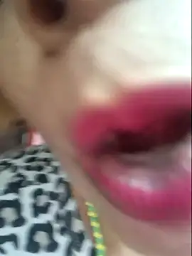 Snapshot of gatadeojosclaros chatting on 3, 3, 2025 gatadeojosclaros online show from 3, 3, 2025