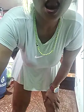 Snapshot of gatadeojosclaros chatting on 29, 9, 2025 gatadeojosclaros online show from 29, 9, 2025