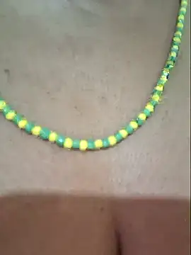 Snapshot of gatadeojosclaros chatting on 5, 11, 2025 gatadeojosclaros online show from 5, 11, 2025