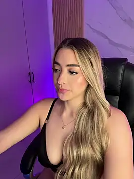 kyliejoness online show from 20, 7, 2026