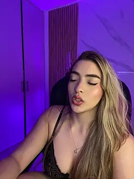 kyliejoness online show from 28, 7, 2026