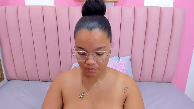 ISABELLA 020 online show from 7, 3, 2025