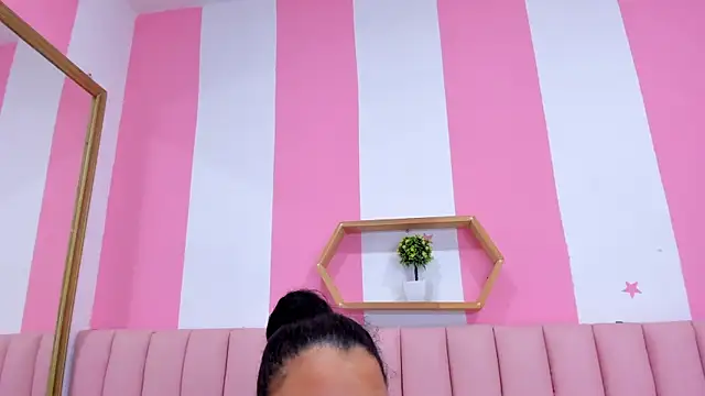 ISABELLA 020 online show from 12, 3, 2025