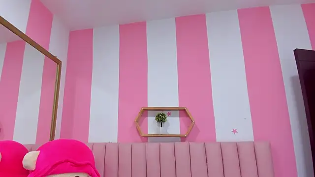 ISABELLA 020 online show from 29, 9, 2025