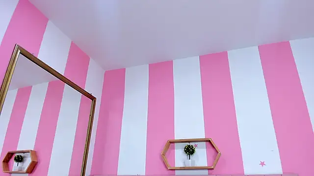 ISABELLA 020 online show from 15, 12, 2025