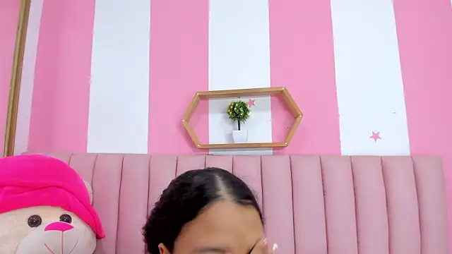 ISABELLA 020 online show from 25, 3, 2026