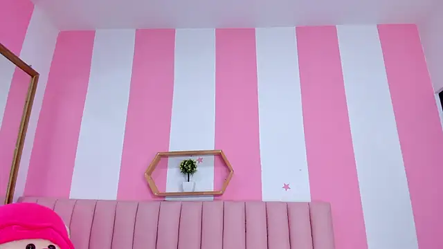 ISABELLA 020 online show from 22, 4, 2026