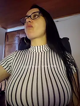 preetypeach online show from 19, 10, 2025