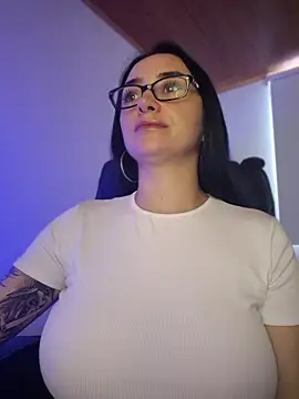 preetypeach online show from 22, 4, 2026